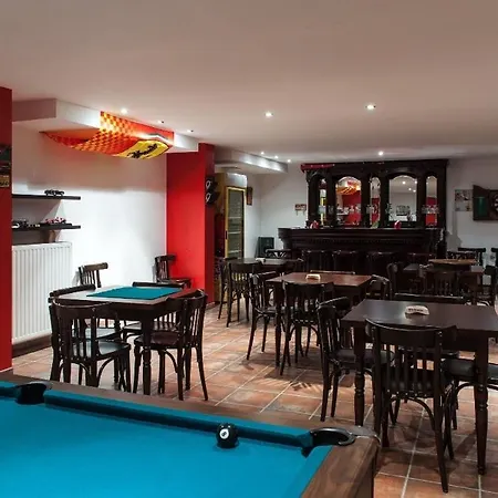 2 Huizen Voor 60 Personen - Hubermont Hébergement de vacances La-Roche-en-Ardenne