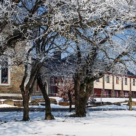 Hébergement de vacances 2 Huizen Voor 60 Personen - Hubermont
