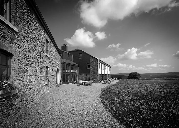Semesterbostad 2 Huizen Voor 60 Personen - Hubermont La-Roche-en-Ardenne