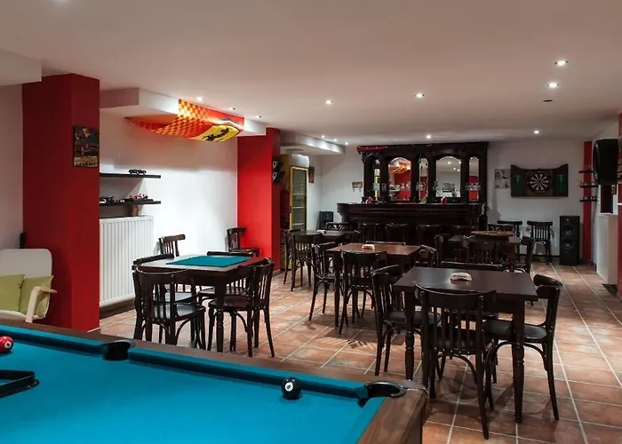 2 Huizen Voor 60 Personen - Hubermont Semesterbostad La-Roche-en-Ardenne