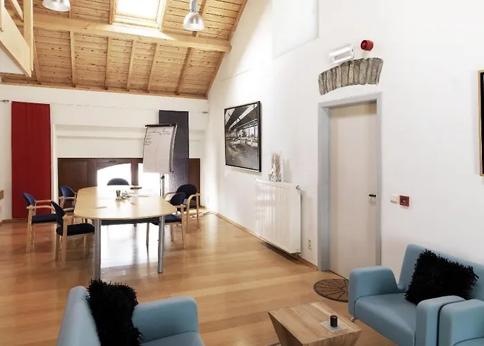 2 Huizen Voor 60 Personen - Hubermont Semesterbostad La-Roche-en-Ardenne