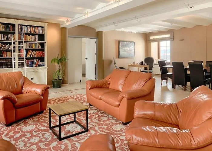 2 Huizen Voor 60 Personen - Hubermont *